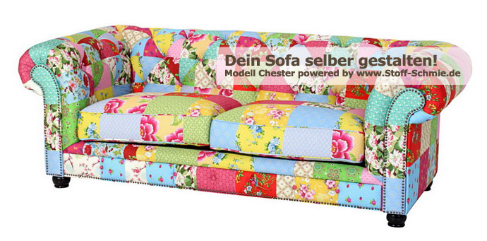 Hingucker-Sofa im Chesterfield-Look mit eigenem bedrucktem Stoff