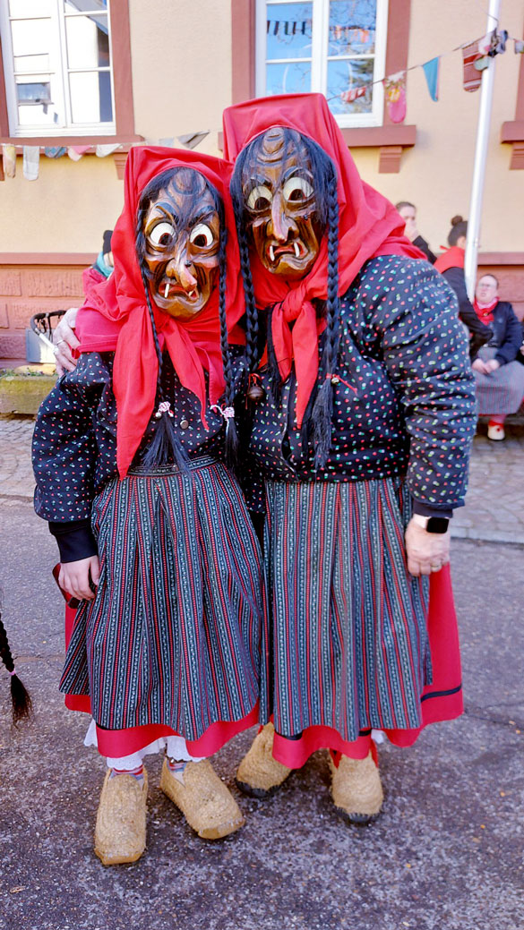 Tradition bewahren – Lieblingsmuster für das Häs einfach nachdrucken Tradition bewahren – Lieblingsmuster für das Häs einfach nachdrucken