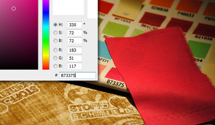 Stoff-Farben per Farbkarte bestimmen