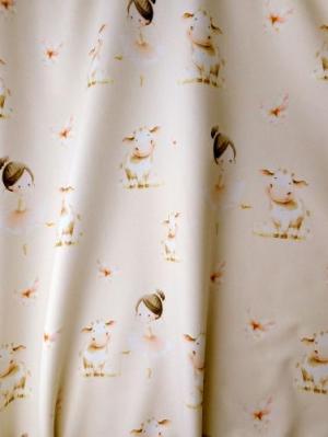 Bedruckter Stoff im Bild - beigetragen von stoff.love